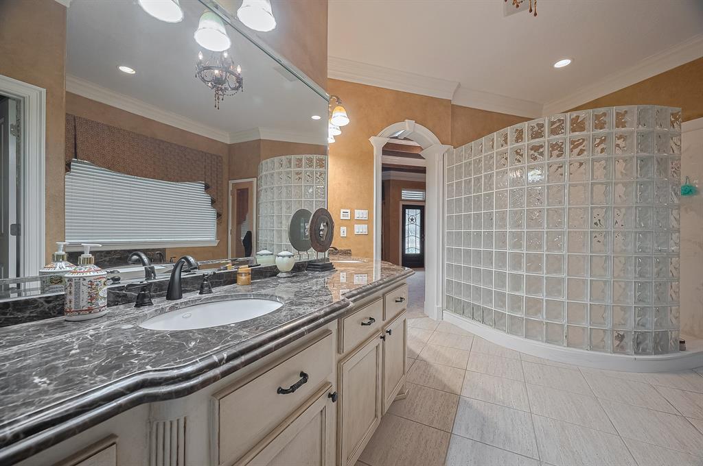 18518 W Paloma Lago Circle, Cypress, Texas image 27