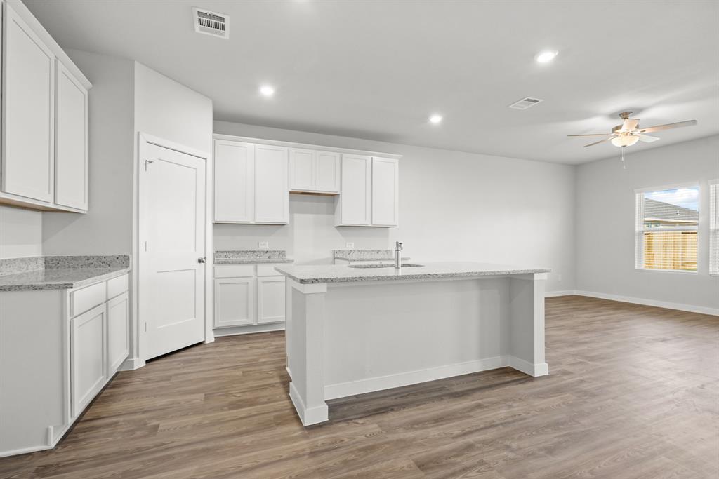 14333 Ash Tree Drive, Conroe, Texas image 3