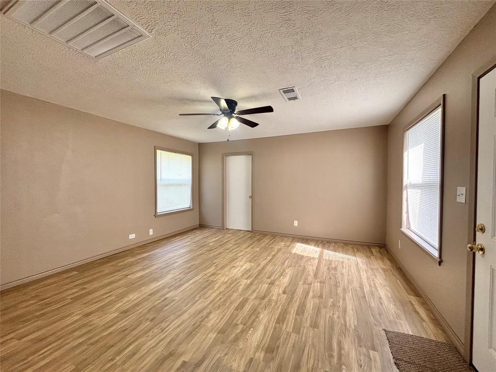 909 W Elder St, Colmesneil, Texas image 11