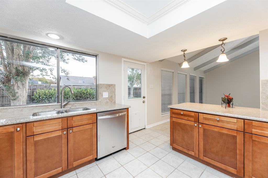 2543 Sage Brush Lane, Sugar Land, Texas image 18