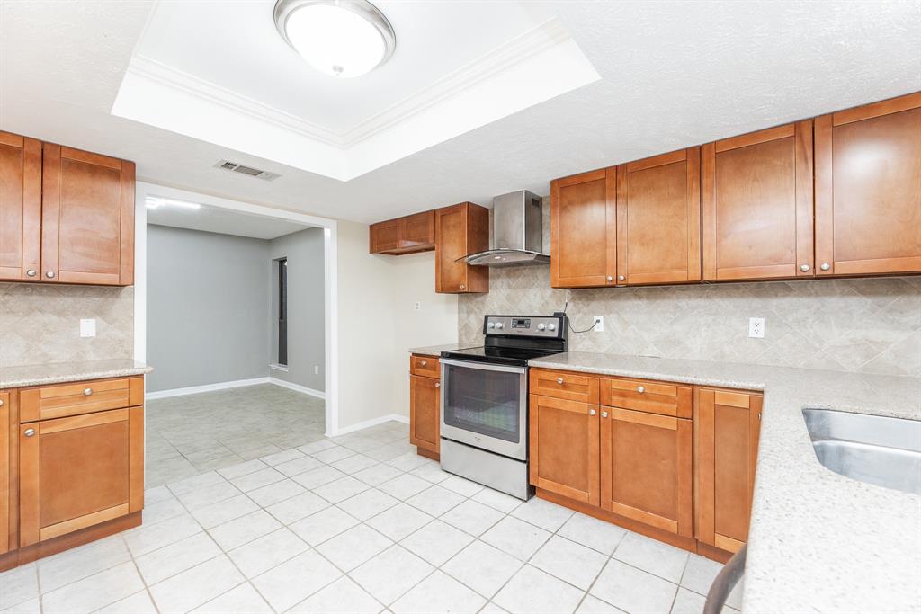 2543 Sage Brush Lane, Sugar Land, Texas image 16