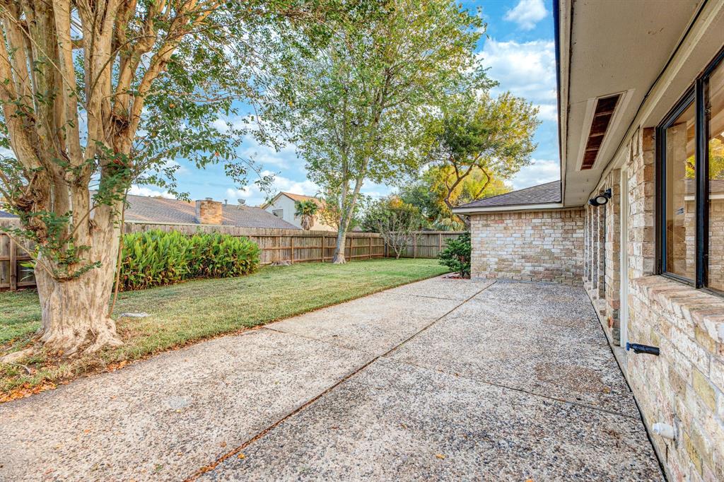 2543 Sage Brush Lane, Sugar Land, Texas image 6