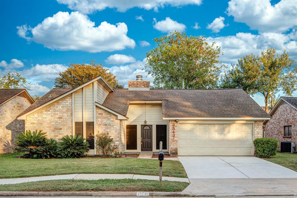 2543 Sage Brush Lane, Sugar Land, Texas image 1