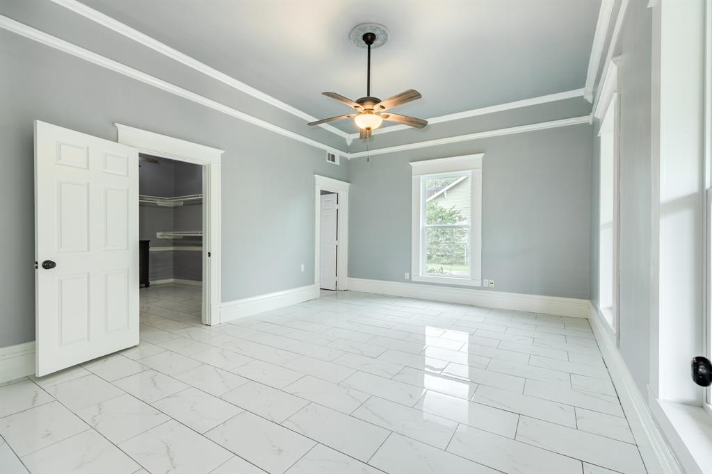 336 N Rockisland Street, Angleton, Texas image 17