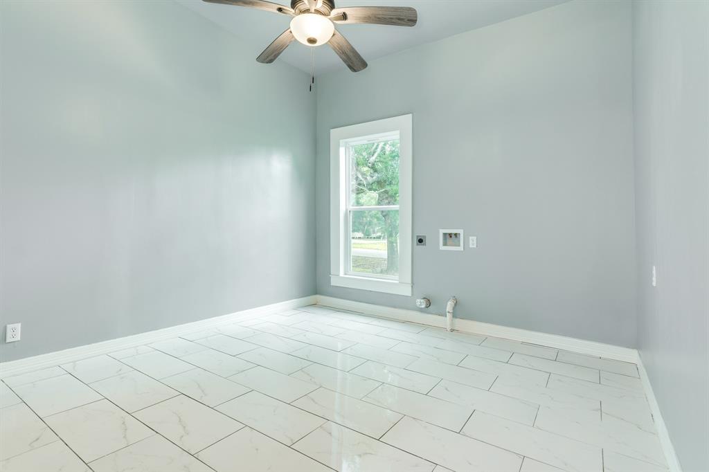 336 N Rockisland Street, Angleton, Texas image 24