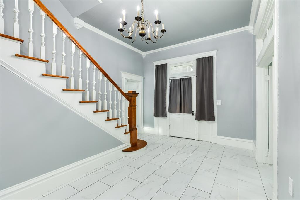 336 N Rockisland Street, Angleton, Texas image 10