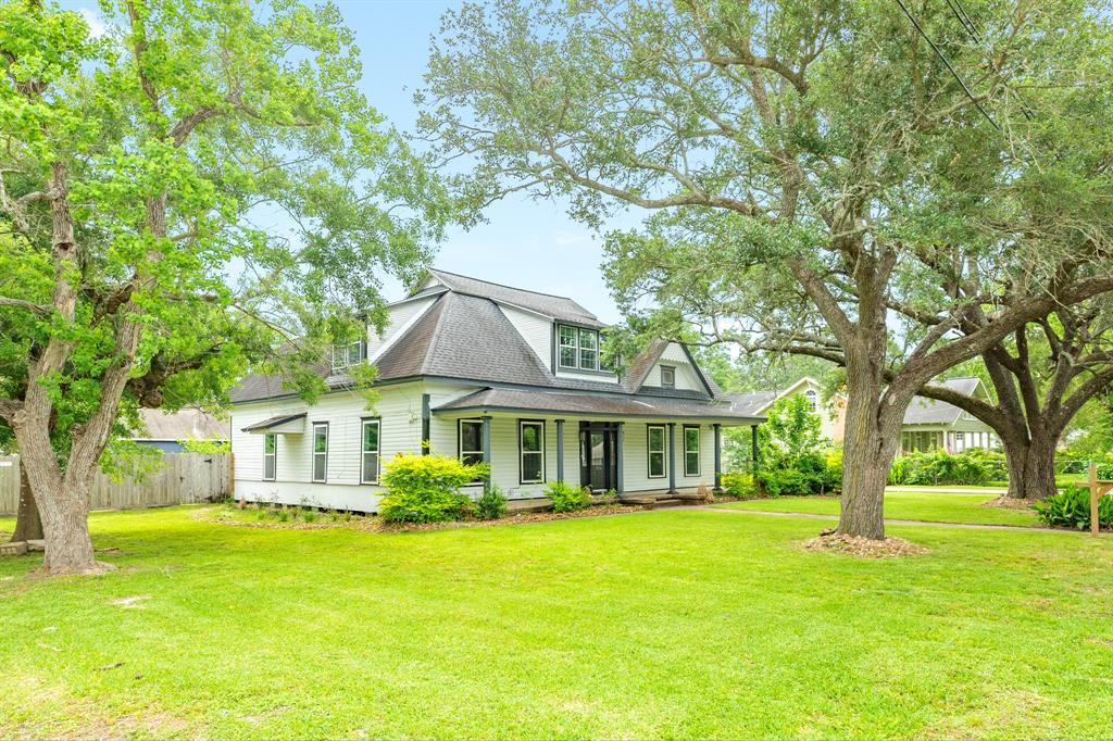 336 N Rockisland Street, Angleton, Texas image 6