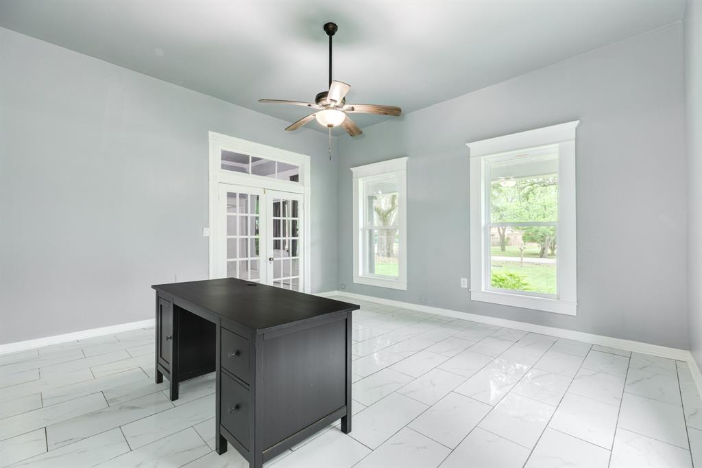 336 N Rockisland Street, Angleton, Texas image 4