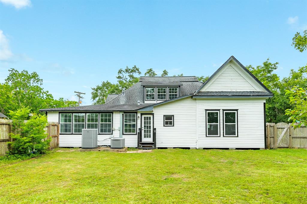 336 N Rockisland Street, Angleton, Texas image 31