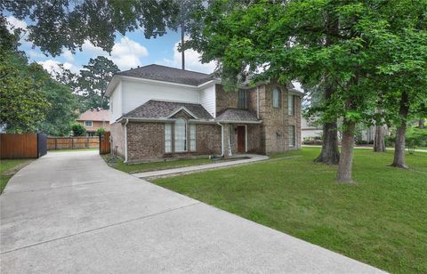 Single Family Residence in Conroe TX 745 Forest Lane Drive Drive.jpg