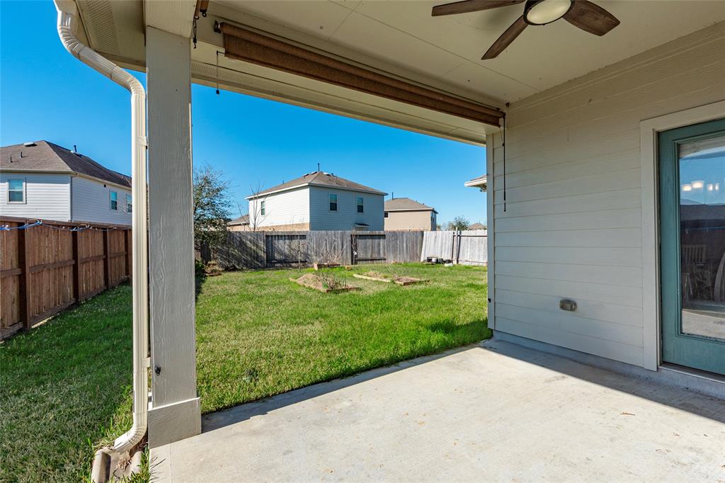 5322 W Bayou Maison Circle, Dickinson, Texas image 36