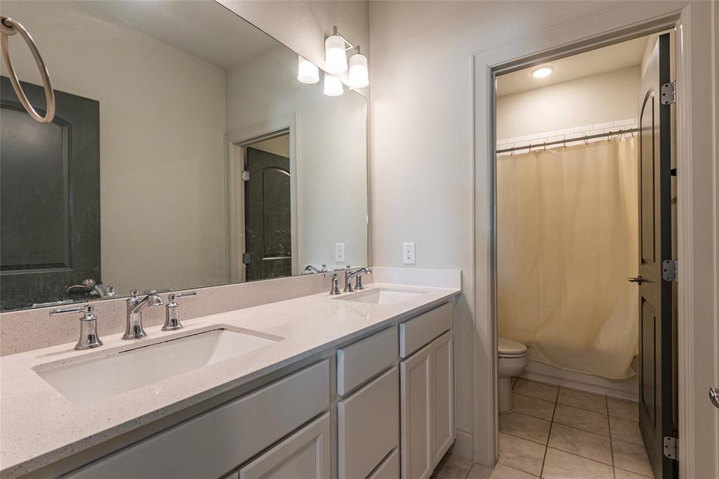 5322 W Bayou Maison Circle, Dickinson, Texas image 23