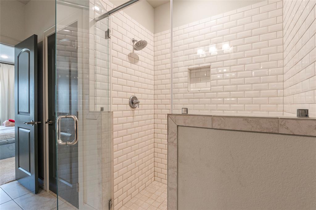 5322 W Bayou Maison Circle, Dickinson, Texas image 22
