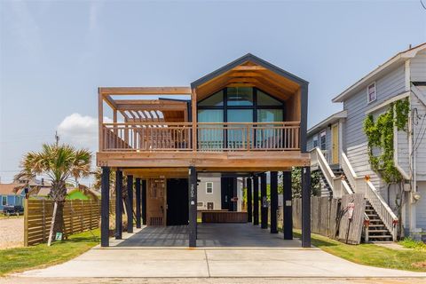 Photo of 2906 Avenue R 1/2, Galveston, TX 77550 (MLS # 57754330)