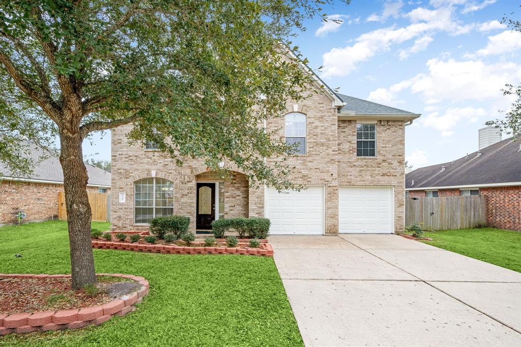 10202 Forest Spring Lane, Pearland, Texas image 2