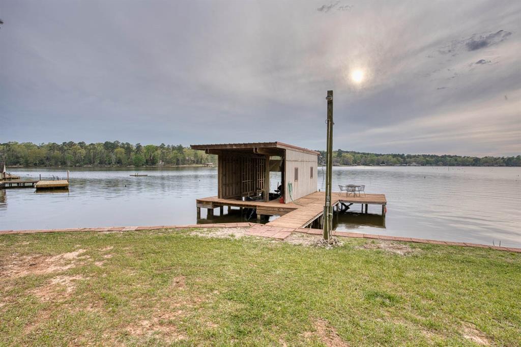 402 Dogwood Lane, Crockett, Texas image 24