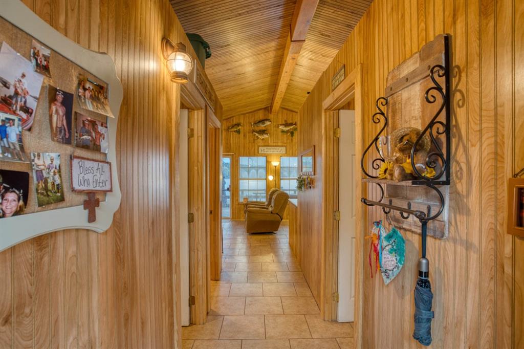 402 Dogwood Lane, Crockett, Texas image 10