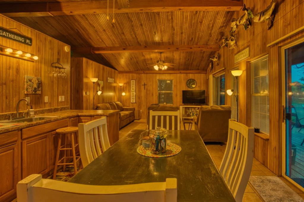 402 Dogwood Lane, Crockett, Texas image 15