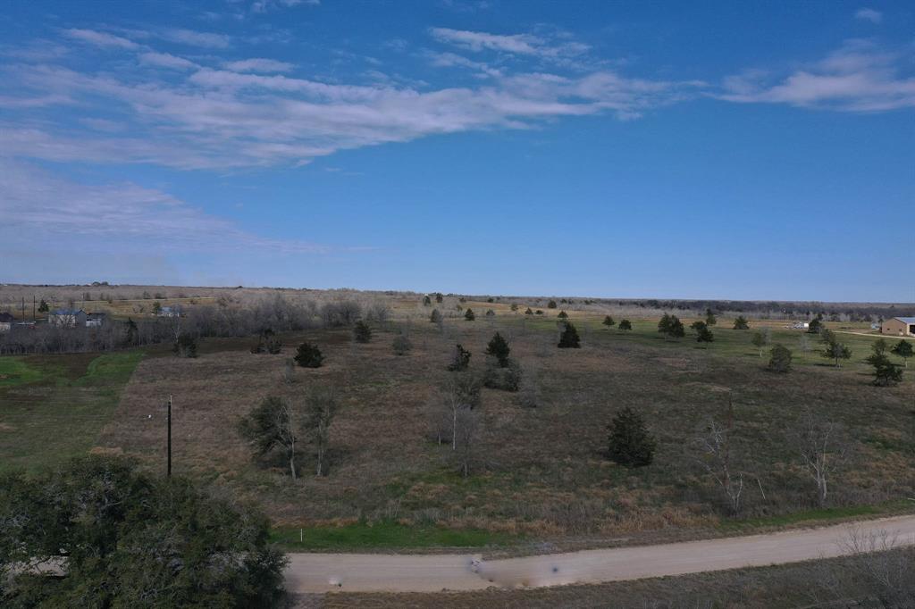 TR 4 000 County Rd 451, Waelder, Texas image 2