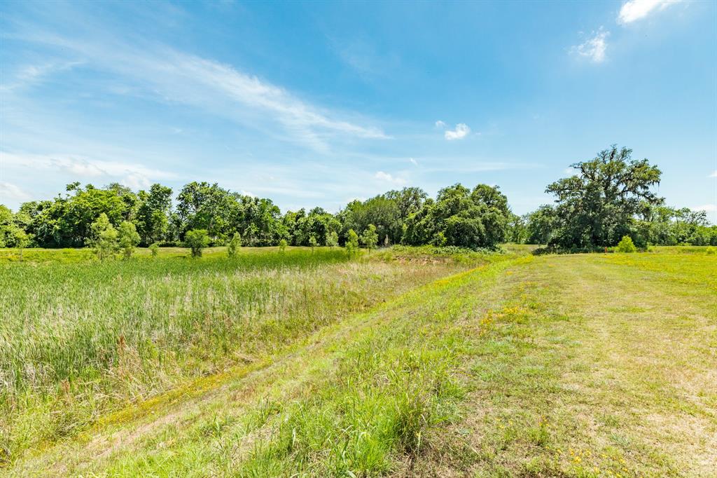 119 Creekside Lane, Lake Jackson, Texas image 10