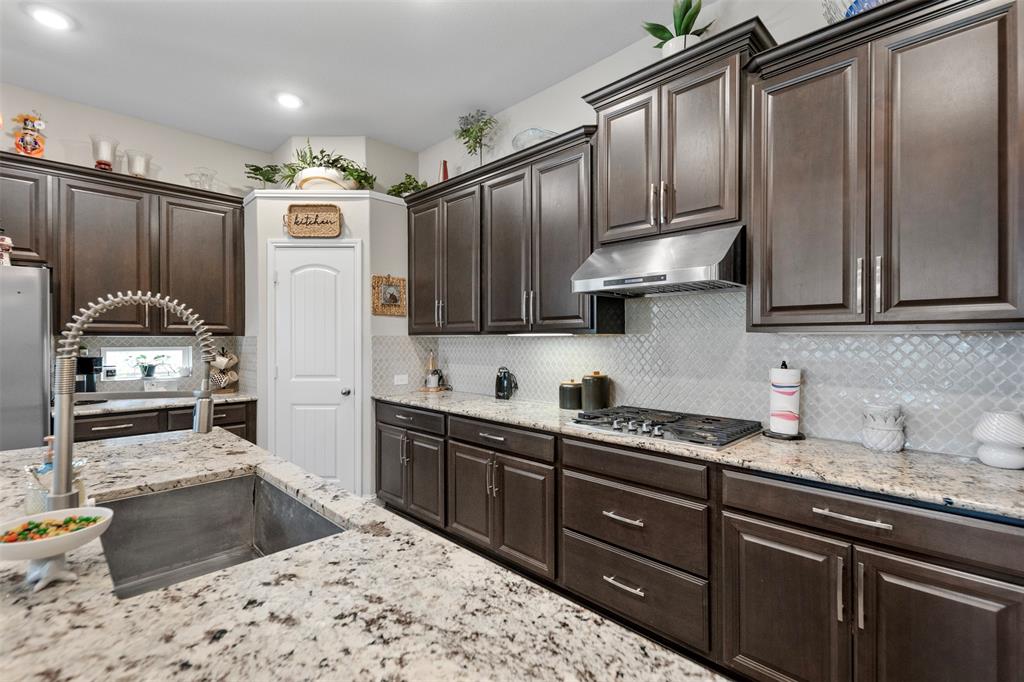 15326 Greenford Glen Drive, Cypress, Texas image 9