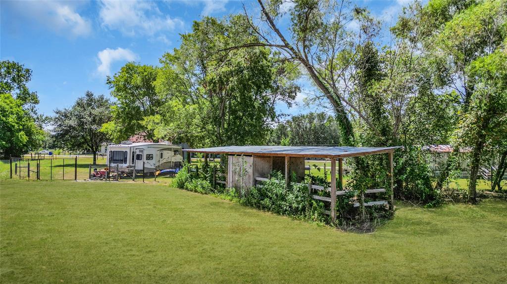 21050 Crosby Eastgate Road, Crosby, Texas image 15