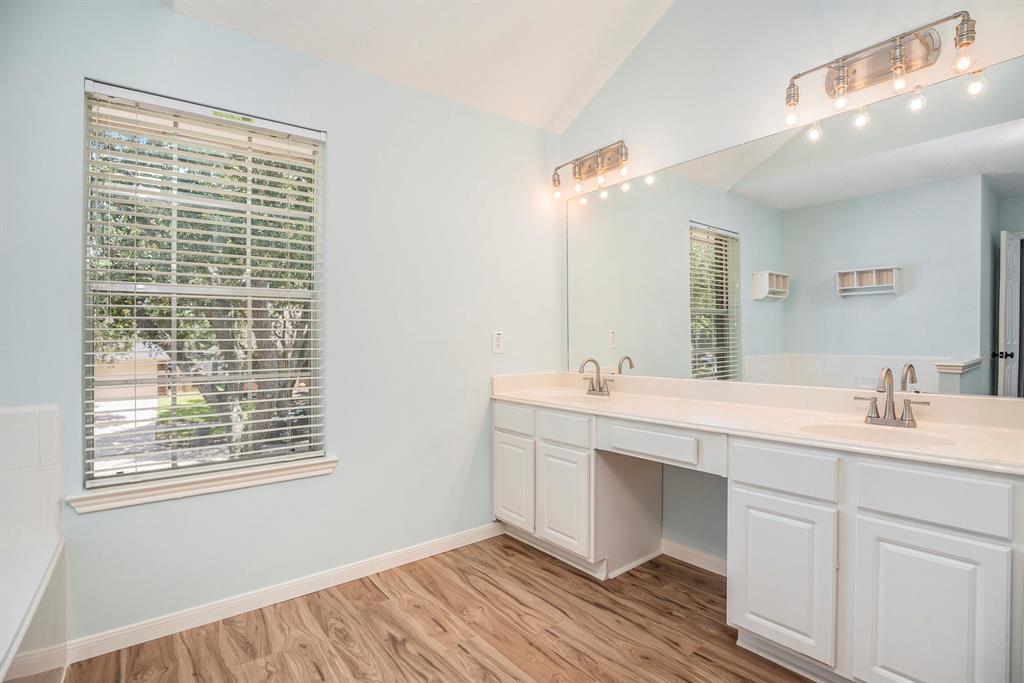 311 Vantage Pointe Circle, League City, Texas image 17