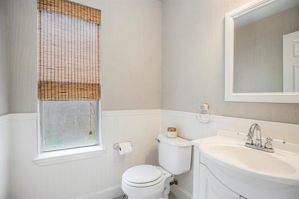 311 Vantage Pointe Circle, League City, Texas image 14