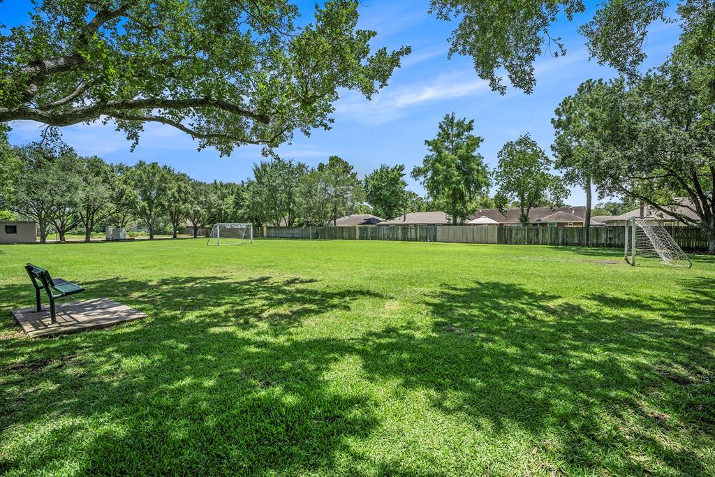 311 Vantage Pointe Circle, League City, Texas image 33