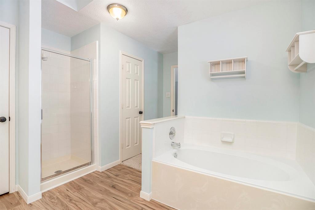 311 Vantage Pointe Circle, League City, Texas image 18