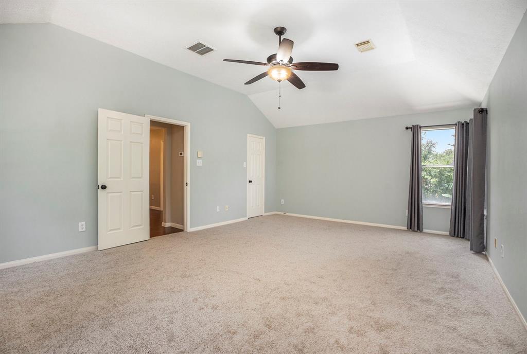 311 Vantage Pointe Circle, League City, Texas image 16