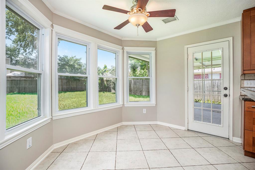 311 Vantage Pointe Circle, League City, Texas image 10