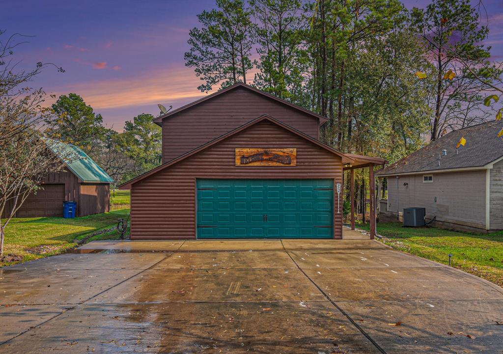 52 Hunters Creek Drive, Huntsville, Texas image 2