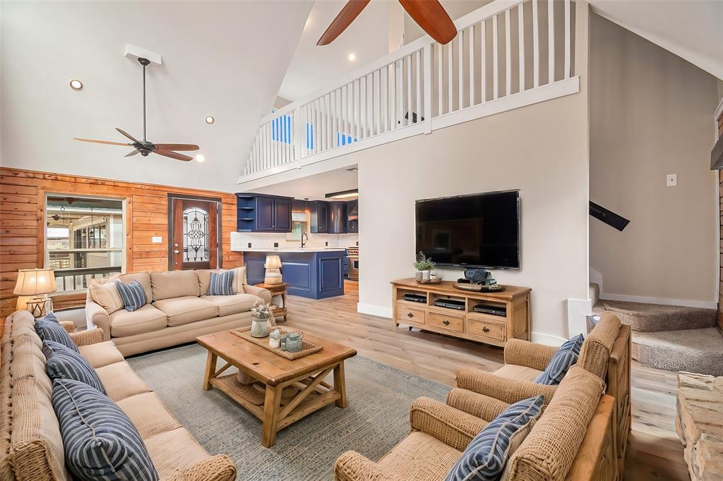 52 Hunters Creek Drive, Huntsville, Texas image 1