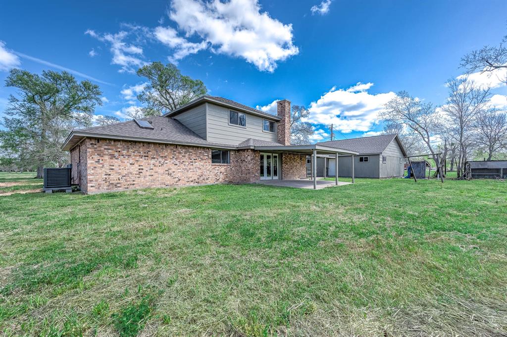 3607 Peach Creek Drive, Wharton, Texas image 38