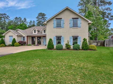 Photo of 210 Mission Hills Drive, Lufkin, TX 75901 (MLS # 51364389)