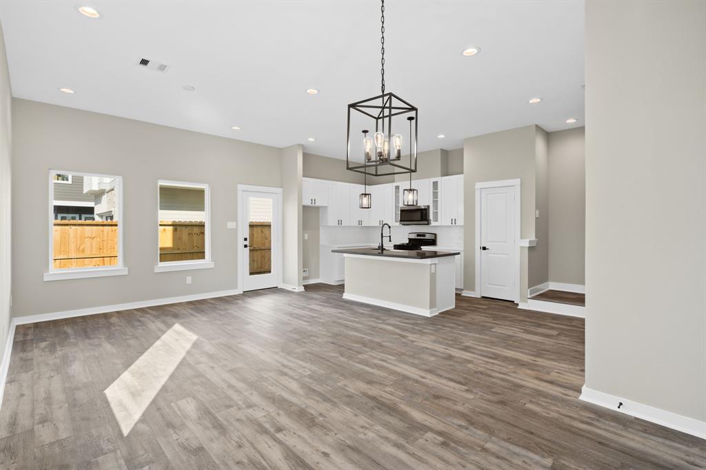 414 Stonework Landing Lane, Houston, Texas image 9