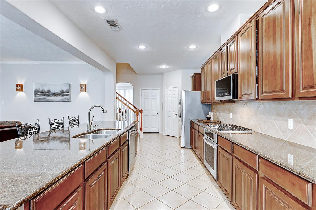 2102 Ivy Cove Court, Katy, Texas image 9