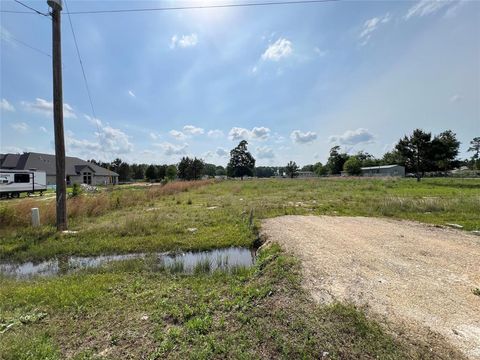 Photo of 547 Road 5105, Cleveland, TX 77327 (MLS # 41709431)