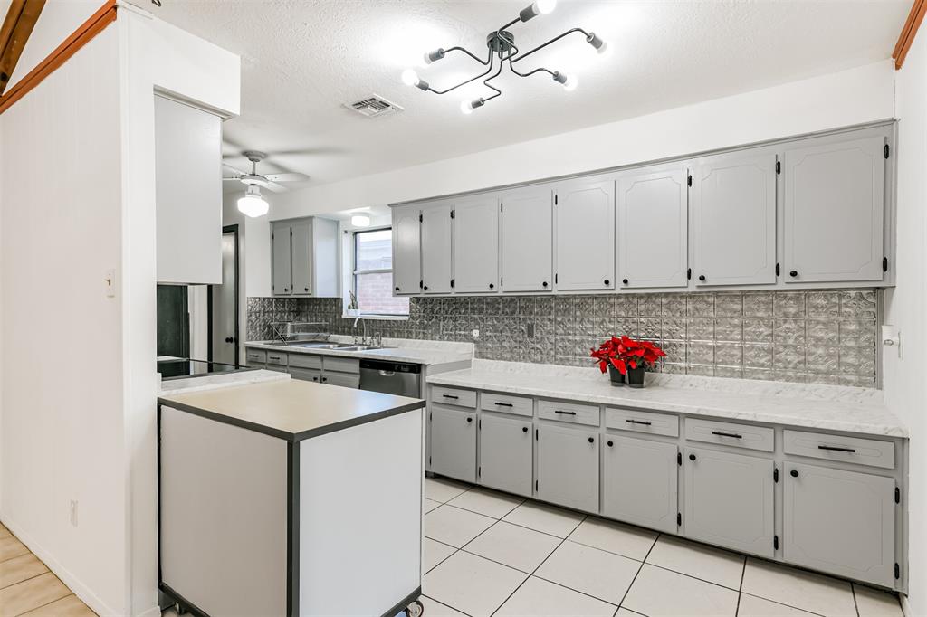 822 N Kaufman Drive, Deer Park, Texas image 13