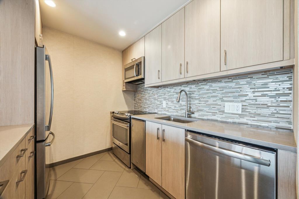 1401 E Beach Drive 1114