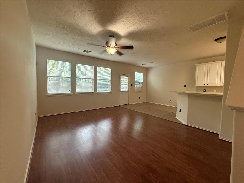 226 W Stedhill Loop, Conroe, Texas image 3