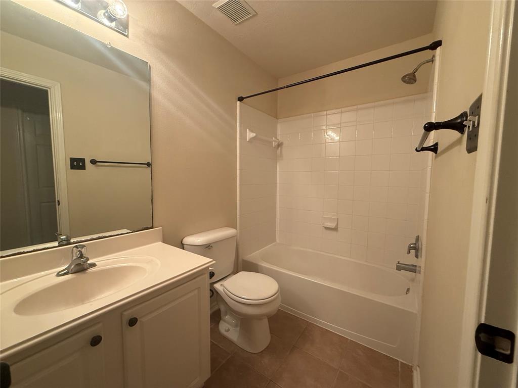 226 W Stedhill Loop, Conroe, Texas image 6