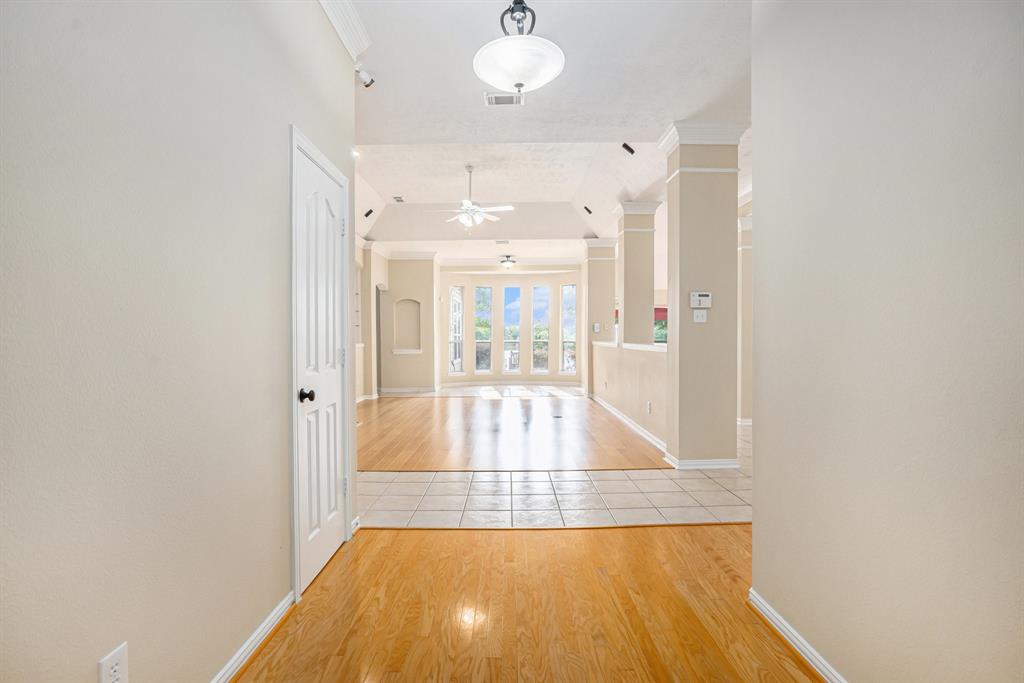 1630 Pebble Banks Lane, Seabrook, Texas image 5