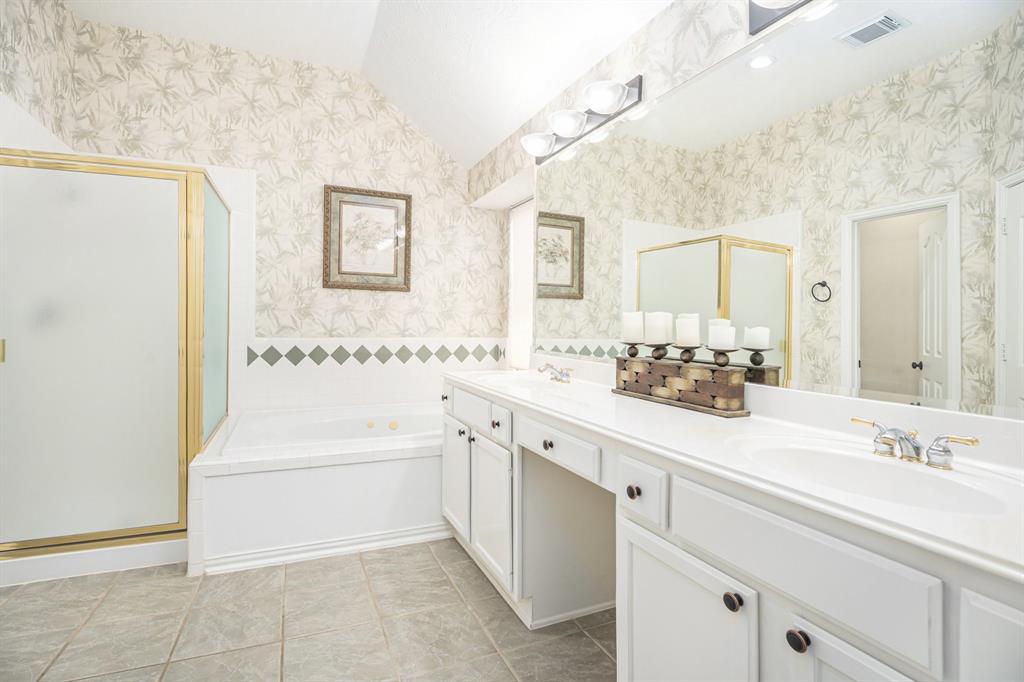 1630 Pebble Banks Lane, Seabrook, Texas image 17
