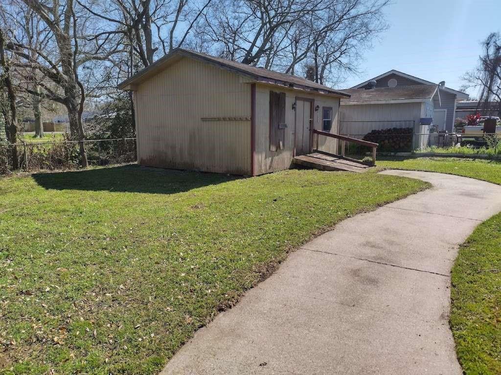 6136 25th Street, Groves, Texas image 18