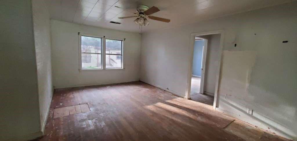 6136 25th Street, Groves, Texas image 5