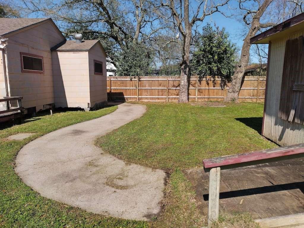 6136 25th Street, Groves, Texas image 3