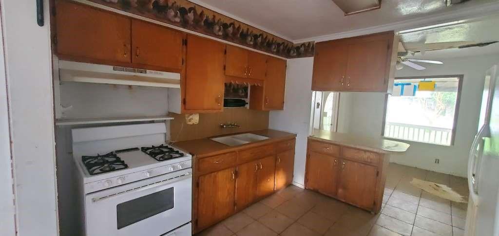 6136 25th Street, Groves, Texas image 8
