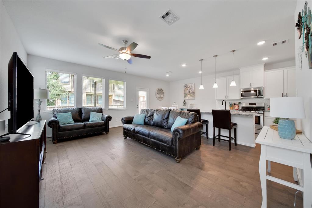 103 Skyshine Court, Conroe, Texas image 2